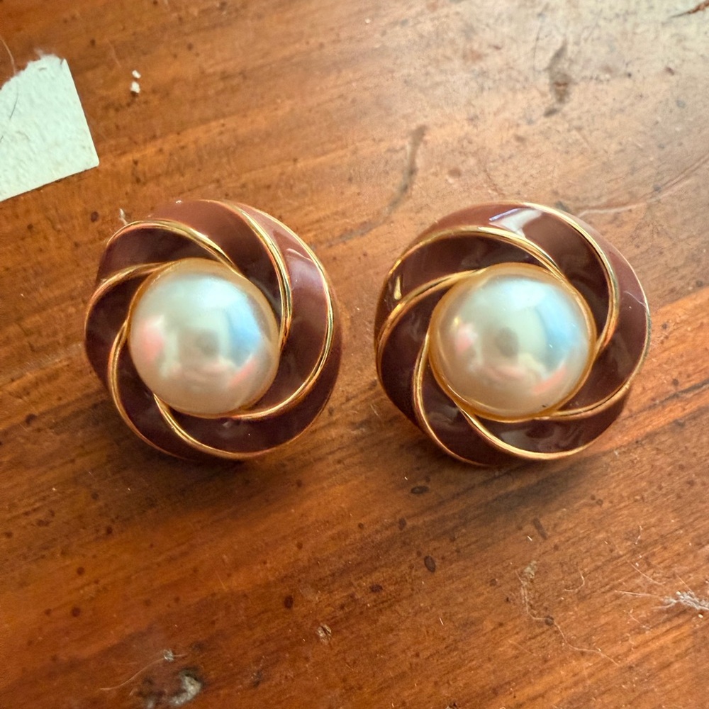 Elegant Gold and Brown Pearl Earrings